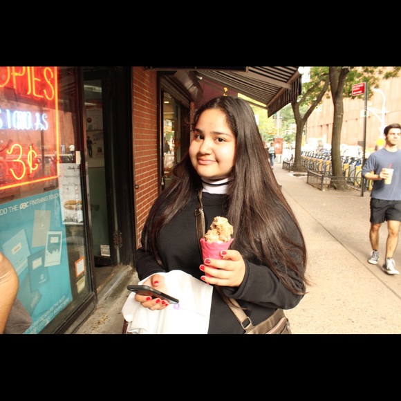 Meet your Posher, Nora - Picture 1 of 1